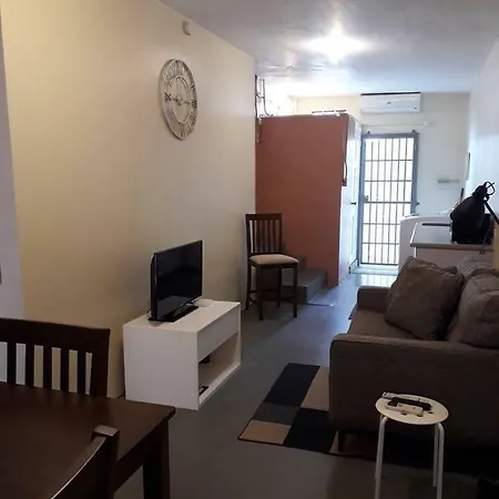 Warm 1-Bedroom Annex, Woodbrook